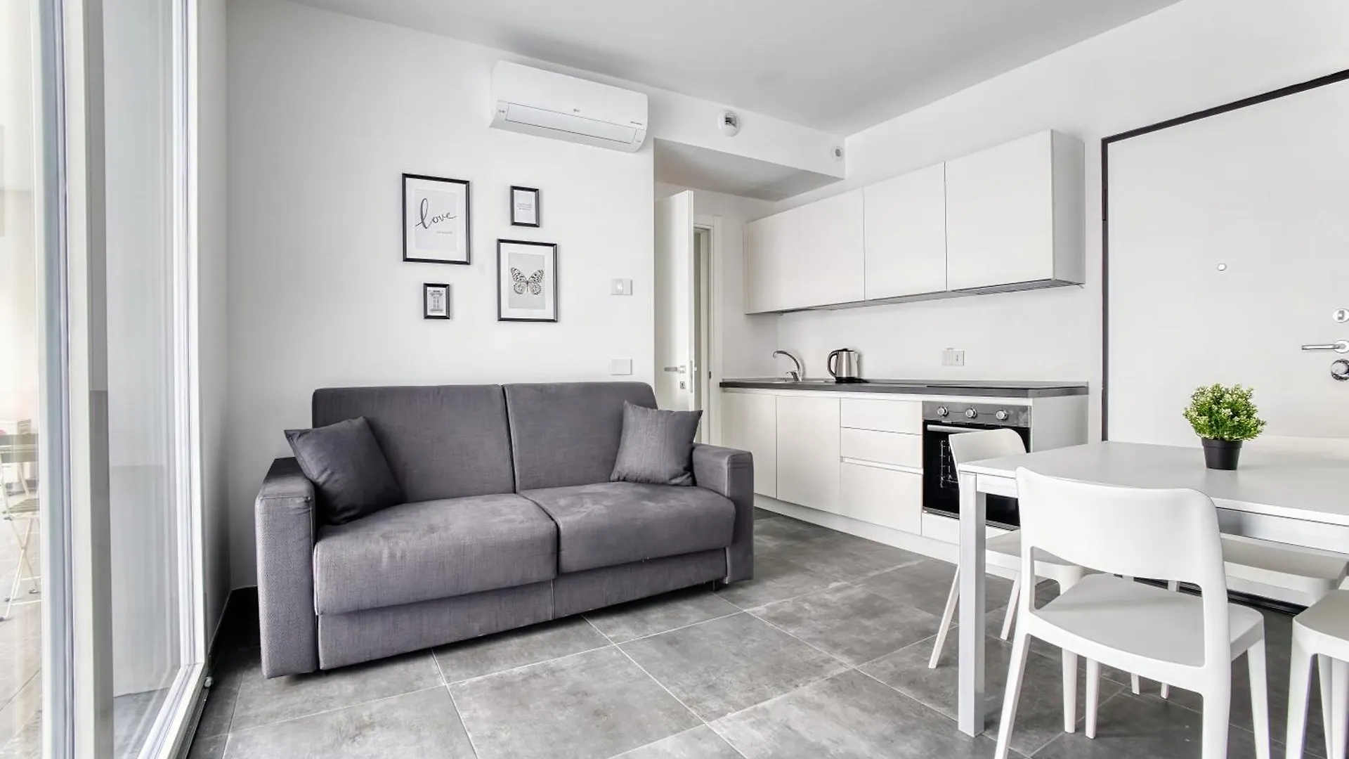 Just Urban Stays - Apartment With 40Sqm Terrace - Solari Milan