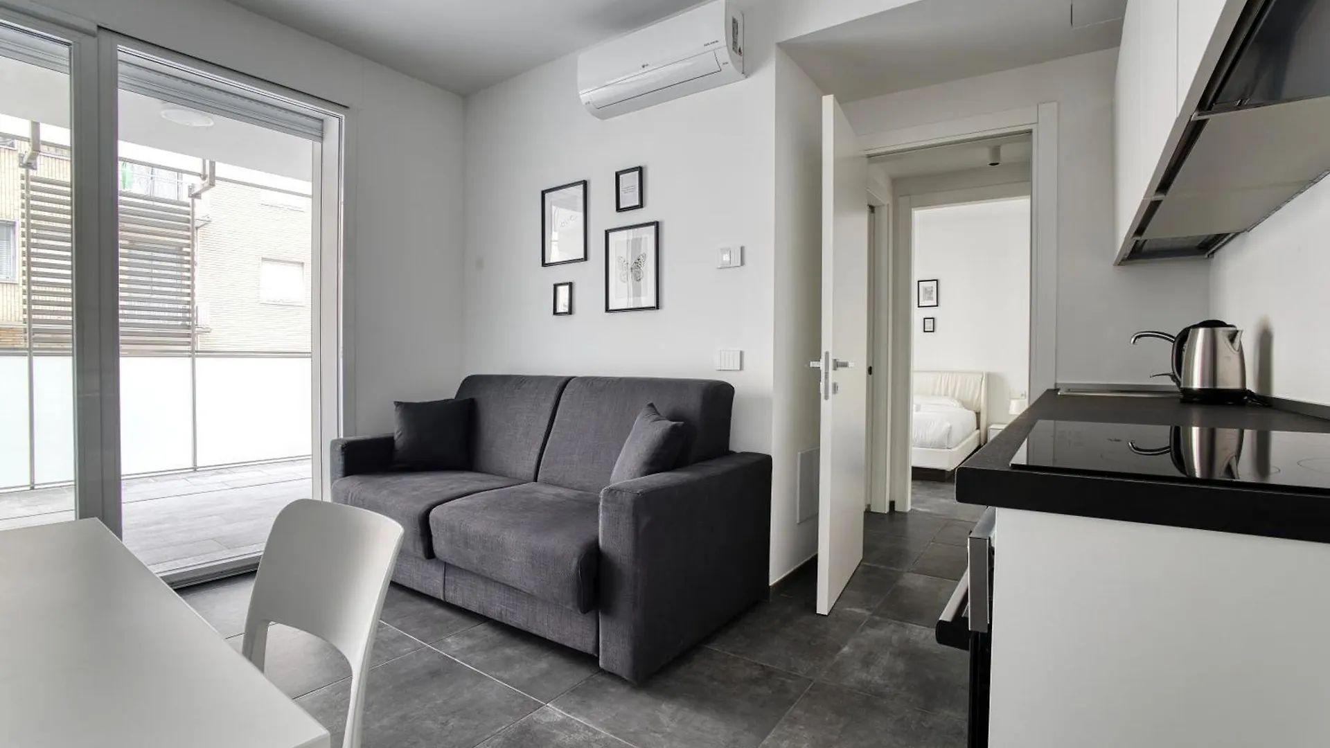 Just Urban Stays - Apartment With 40Sqm Terrace - Solari Milan