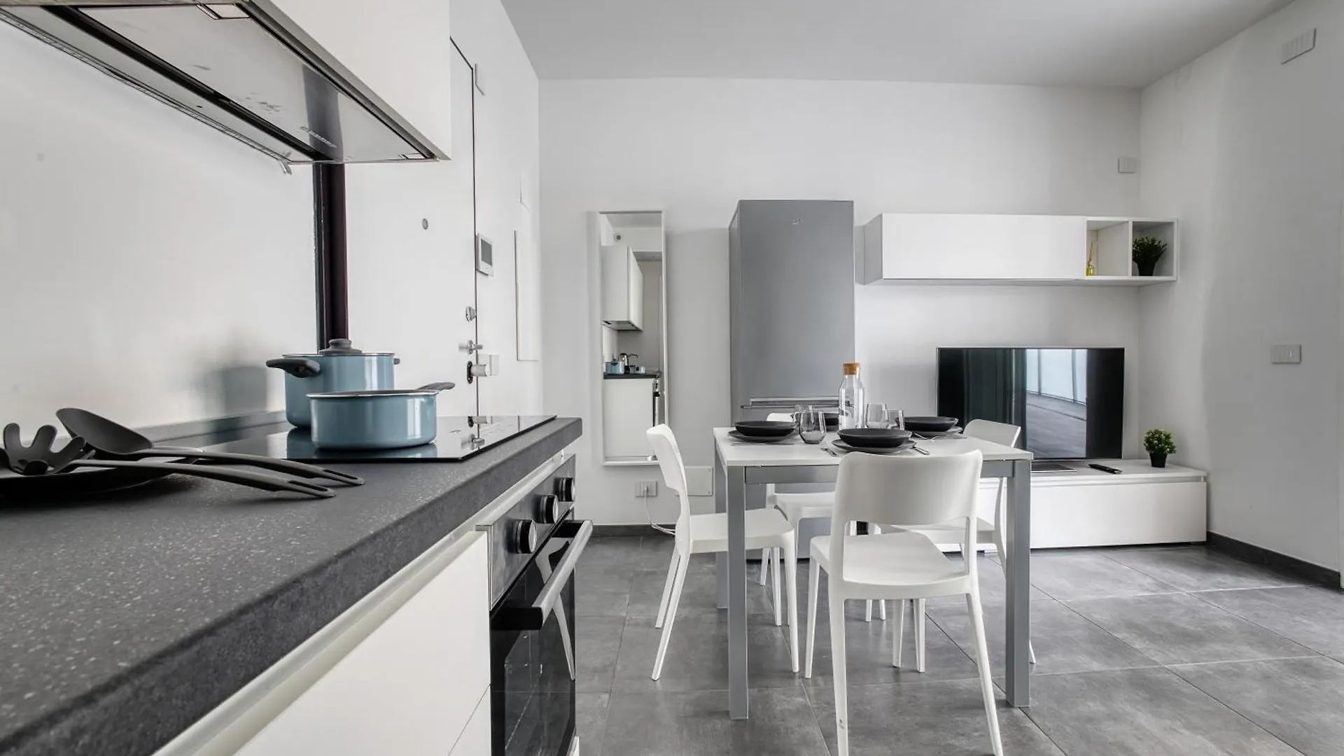Just Urban Stays - Apartment With 40Sqm Terrace - Solari Milan