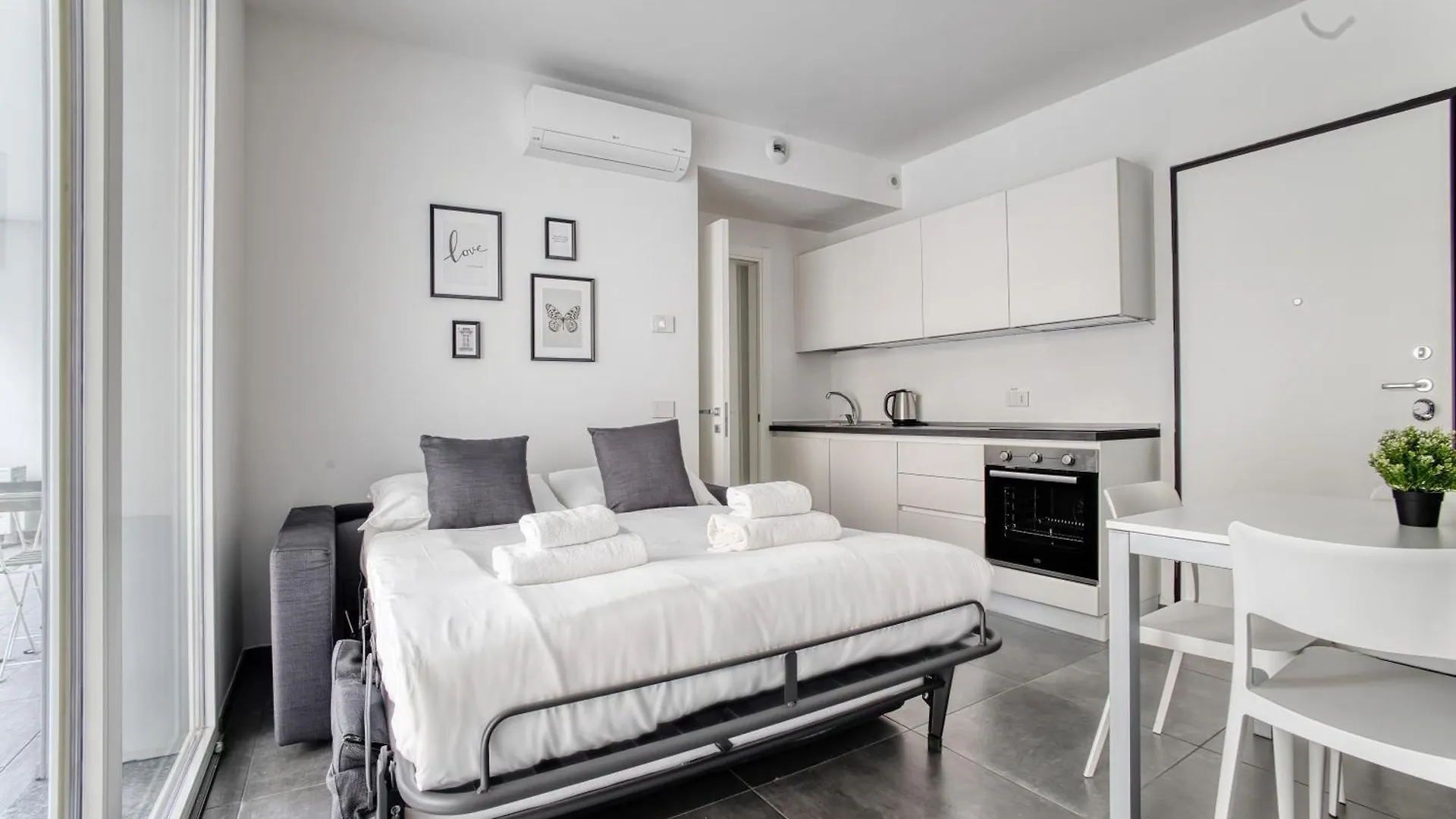 Just Urban Stays - Apartment With 40Sqm Terrace - Solari Milan